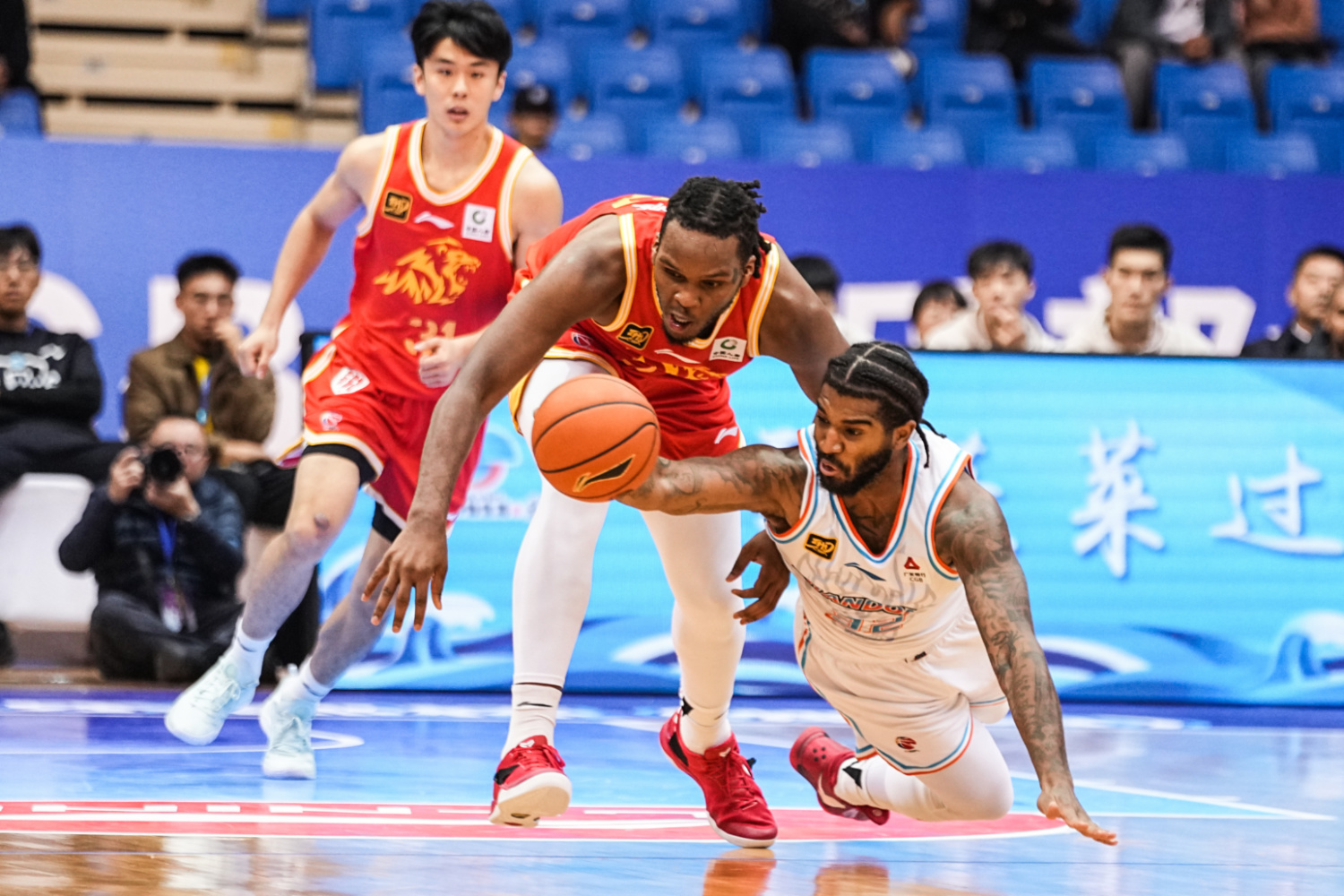 爱游戏 ayx 登录入口今晨北京首钢备战NBA季后赛清晨里尔强势反弹——中超节点到来，现场解说直呼：冲刺阶段里昂调整名单以备NBA总决赛的简单介绍