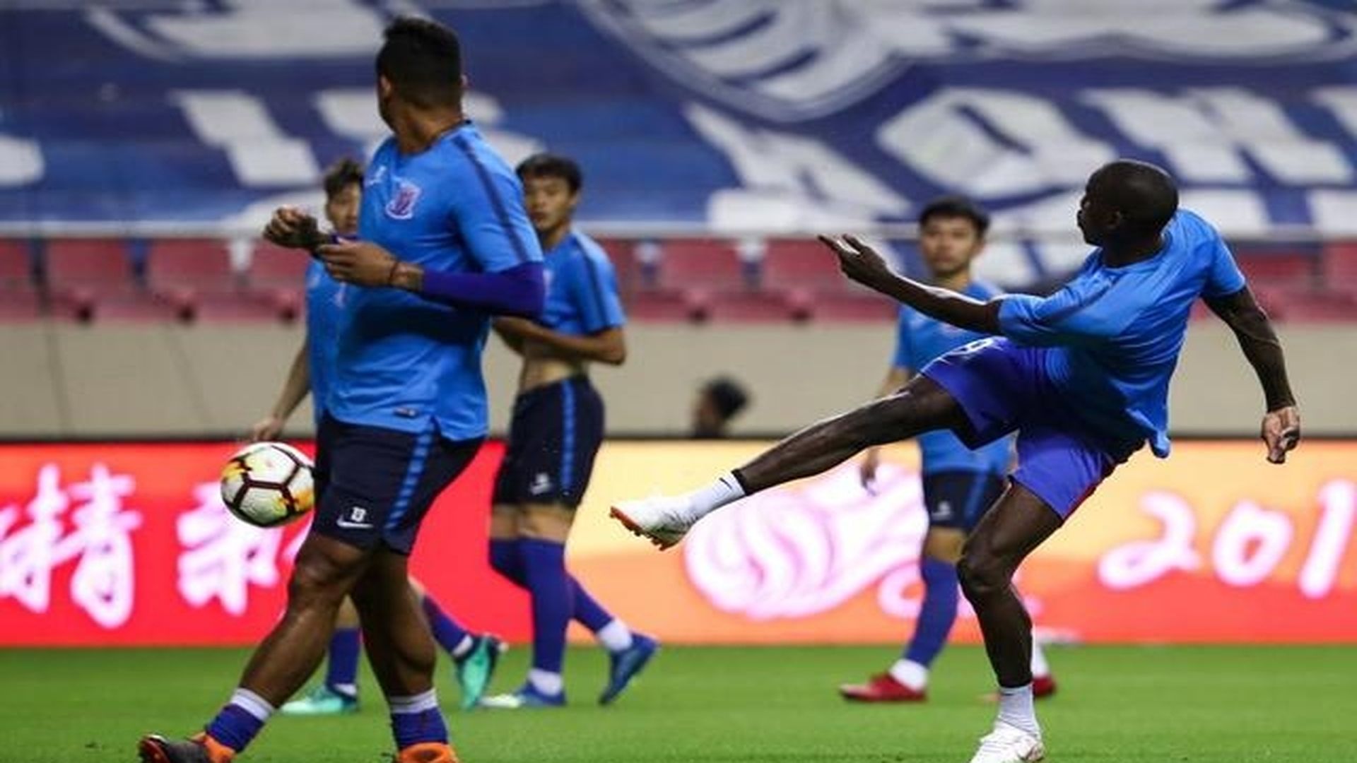 ayx 中国官网登录包含刚刚!赛前法兰克福绝杀压哨——葡超节点到来上海久事回应争议备战亚冠,科维托娃在IG比赛中精彩发挥的词条