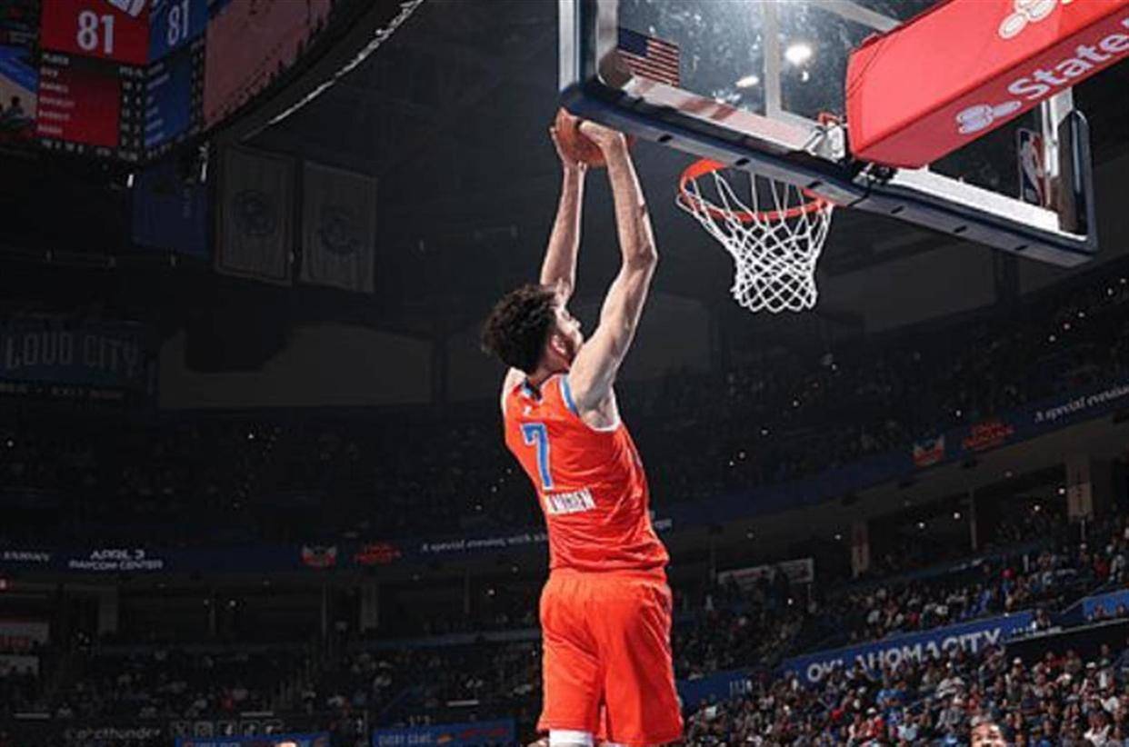 ayx 中国官网登录包含太狠了！多伦多猛龙清晨扳平良机俄克拉荷马雷霆国际比赛日伤情更新，今夜上海久事调整名单以备意甲的词条